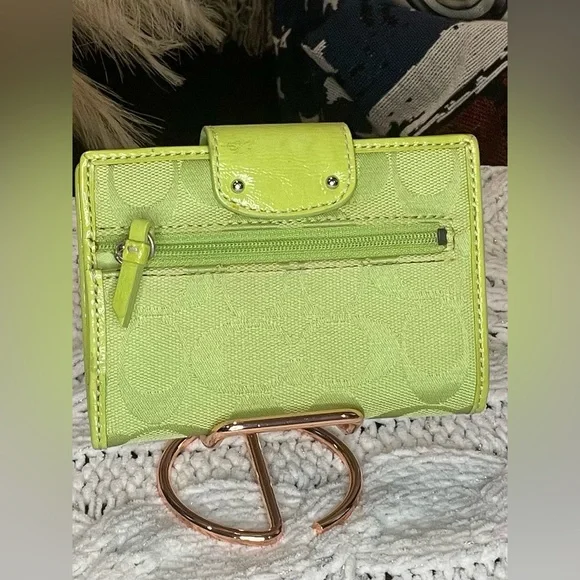 Coach Signature Wallet - Picture 2 of 15